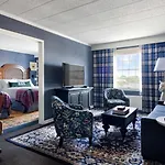 Graduate By Hilton State College